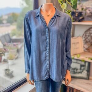 GAP Women's Blue Button Down Shirt